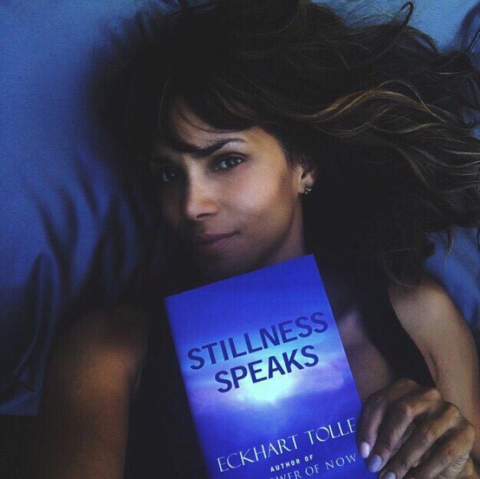 Хэлли Берри исполнилось 52 года, секреты молодости Хэлли Берри