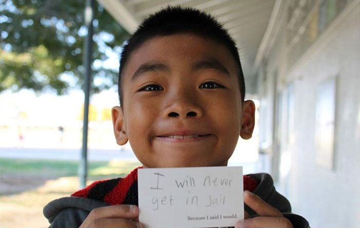 25 раз, когда люди почтили память своих близких самыми трогательными способами трогательный способ почтить память, люди почтили память близких, необычные похороны, случаи на похоронах