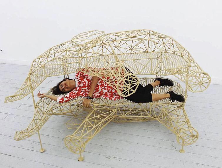 Королева сварки, русская Королева сварки, Александра Ивлева, сварщик и художник, сумочки из арматуры