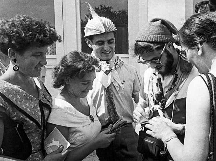 Джинсы-варёнки, пластмассовые клипсы, мода ссср, дефицит в ссср, мода 80-х