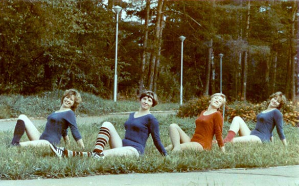 Джинсы-варёнки, пластмассовые клипсы, мода ссср, дефицит в ссср, мода 80-х