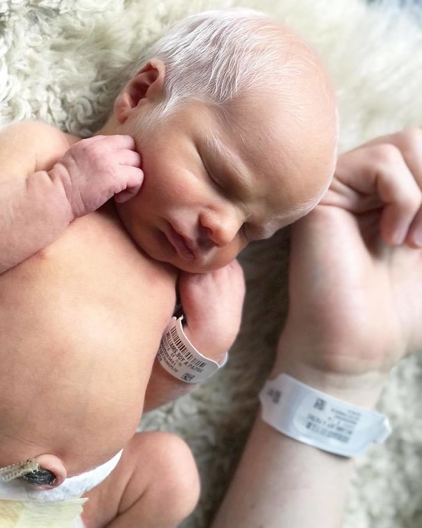 25 смешных фотографий младенцев, которые очень похожи на стариков младенцы которые очень похожи на стариков