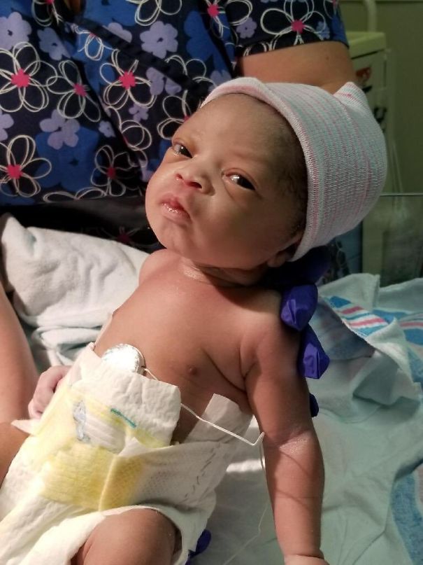 25 смешных фотографий младенцев, которые очень похожи на стариков младенцы которые очень похожи на стариков