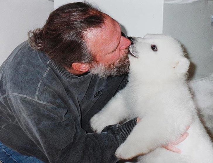 10 историй невероятной дружбы между людьми и дикими животными истории дружбы людей с дикими животными, люди дружат с диким животными