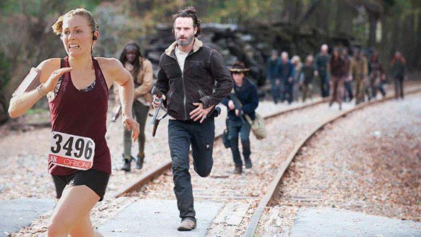 Этот парень смешно затроллил свою жену, после её победы в забеге на 5 километров фотожабы забег, затроллил жену, подшутил над женой