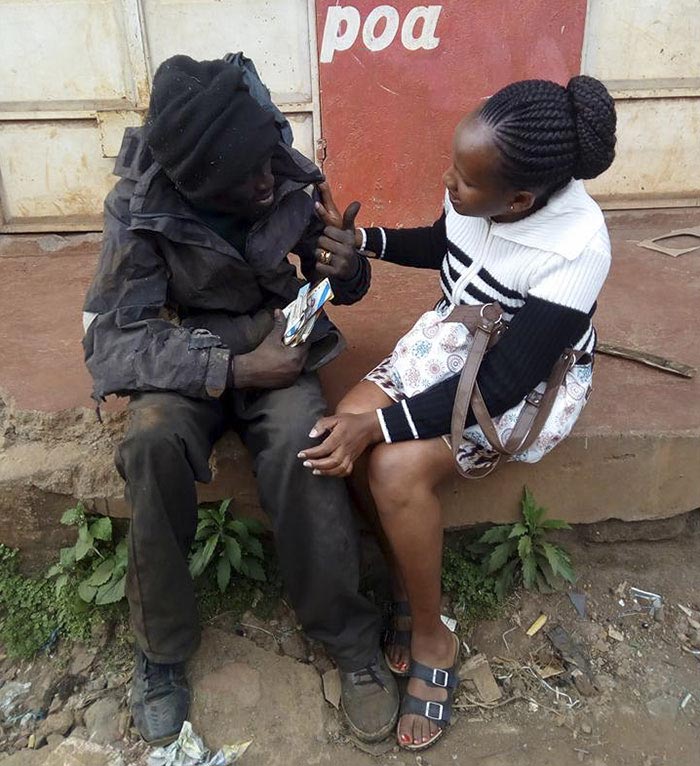 Женщина нашла друга детства который стал наркоманом, Патрика Хинга, Patrick Hinga