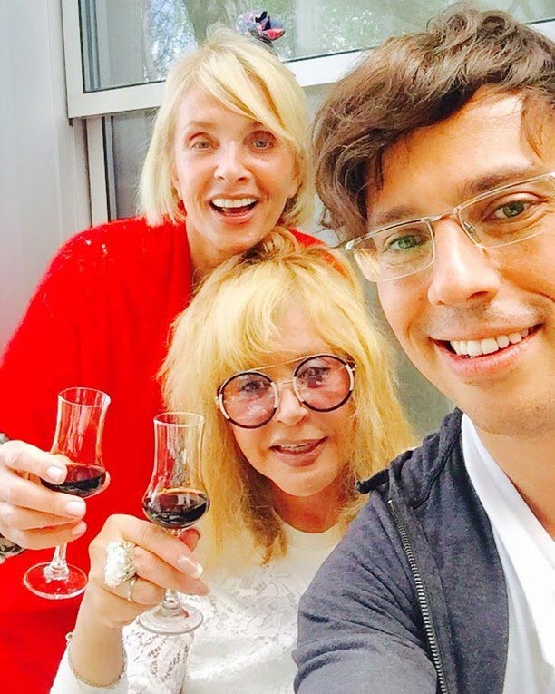 Звёзды выкладывают селфи без макияжа, звездные селфи без макияжа 