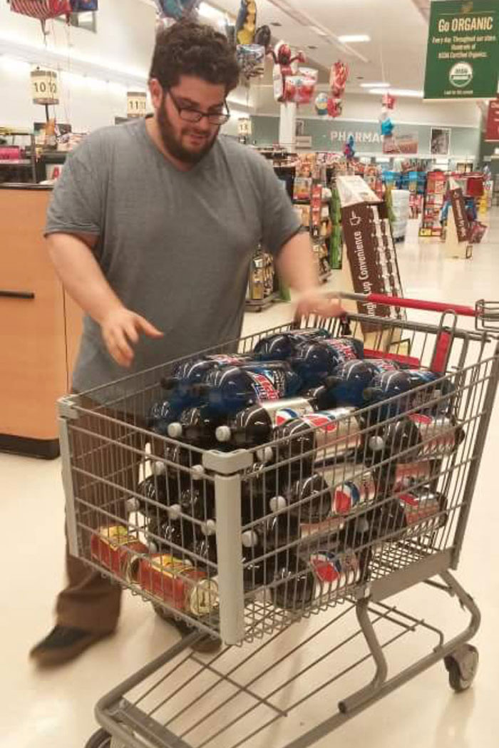 Парень забивал на себя 10 лет и весил 136 кг, но похудел, сбросив половину своего веса Парень забивал на себя 10 лет и весил 136 кг, Николас ла Монако, Nicholas La Monaco