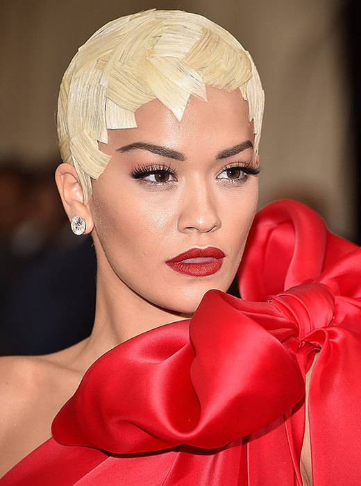 Самые провальные образы звёзд на церемонии Met Gala прошлых лет самые ужасные образы Met Gala прошлых лет, провальные образы Met Gala прошлых лет