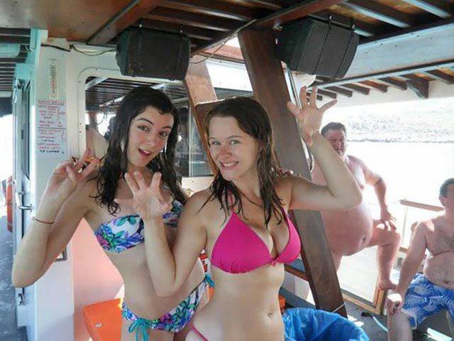 30 смешных фотографий, в которых всё самое интересное происходит на фоне смешной фон на фото, на фото главное фон, интересный фон на фото