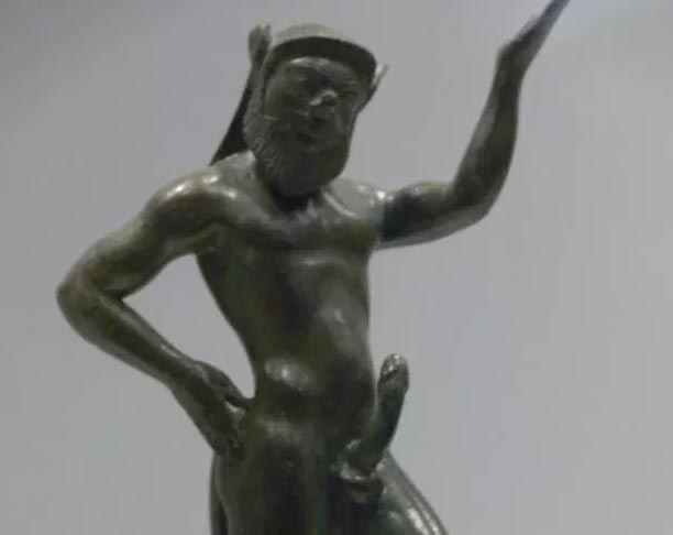 почему маленькие пенисы у греческий статуй, маленькие пенисы у статуй, греческие статуи маленькие