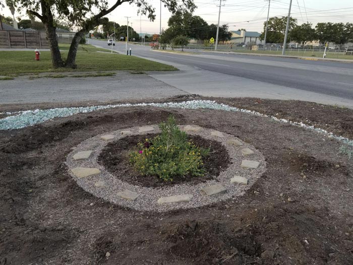 вырастил  сад в память о жене, посадил сад в память о погибшей жене
