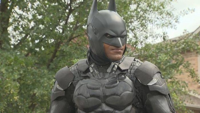 Бэтмена остановил полицейский, хотя он не нарушил закон и вот в чём причина Бэтмена остановил полицейский хотя он не нарушил закон, Стивен Лоуренс, Stephen Lawrence