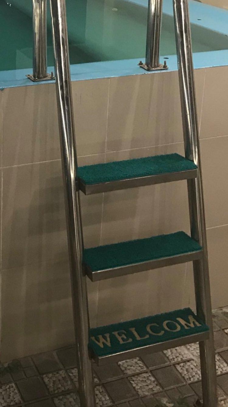 ожидание против реальности, бассейн в отеле, реальные фотографии