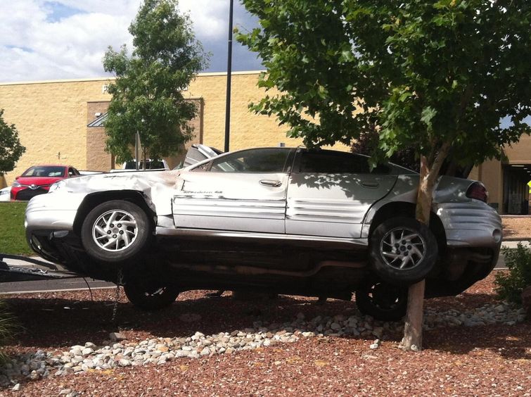 30 идиотов, которых надо держать как можно дальше от машин идиоты за рулём, идиоты и автомобили, смешные случаи с автомобилями, автомобильные приколы