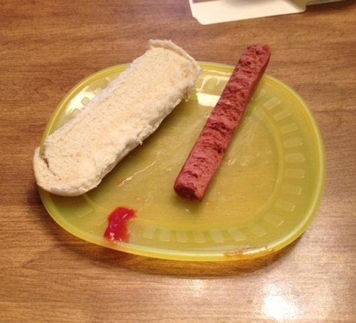 дети шкодничают, дети шалят, дети балуются 