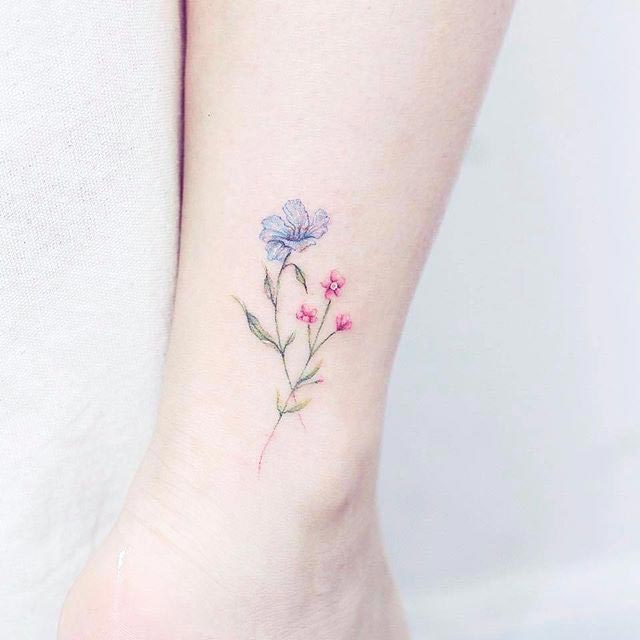 нежные татуировки, маленькие татуировки, татуировки на мочках ушей, крошечные татуировки