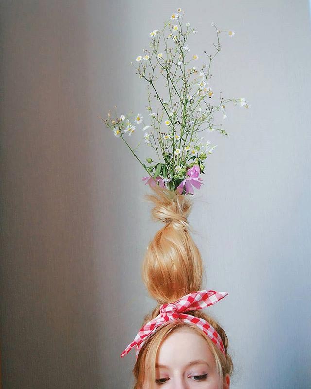 Волосы в виде цветочной вазы, flower vase hair, Тейлор Р, Taylor R