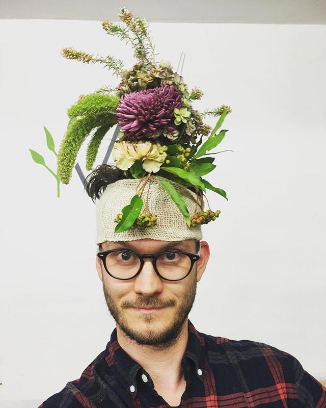 Волосы в виде цветочной вазы, flower vase hair, Тейлор Р, Taylor R