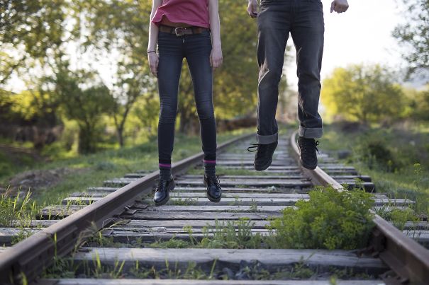 люди забыли что-то  сделать и это вылилось в курьёзные и смешные ситуации