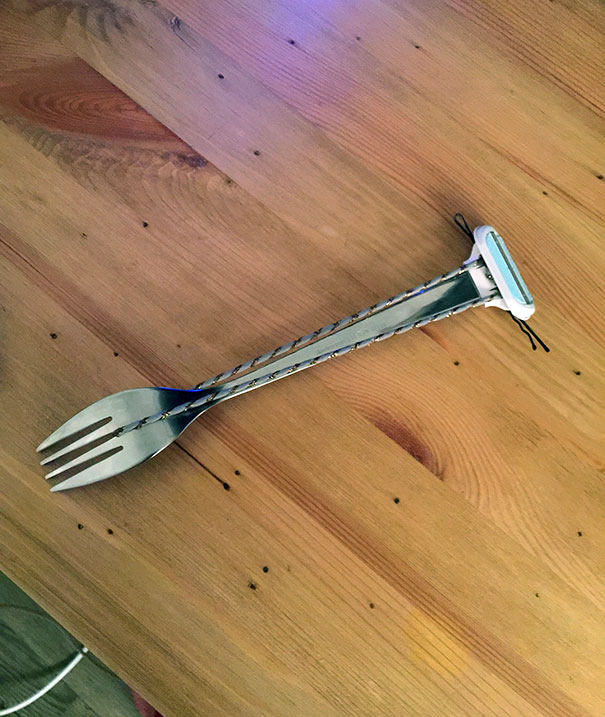 люди забыли что-то  сделать и это вылилось в курьёзные и смешные ситуации