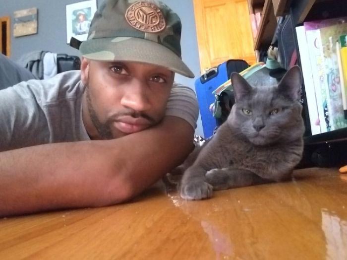 Люди копируют выражение лица своих питомцев, Лиам Райс 