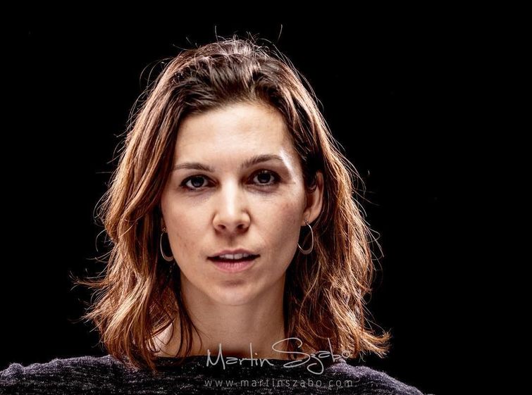 люди воздуходувка, воздуходувка в лицо, фотограф воздуходувка в лицо, фото людей поток воздуха