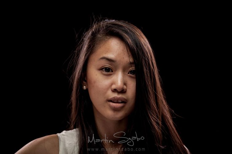 люди воздуходувка, воздуходувка в лицо, фотограф воздуходувка в лицо, фото людей поток воздуха