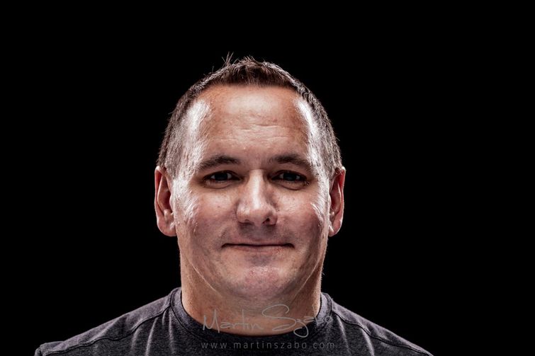 люди воздуходувка, воздуходувка в лицо, фотограф воздуходувка в лицо, фото людей поток воздуха