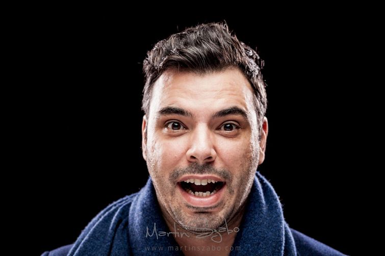 люди воздуходувка, воздуходувка в лицо, фотограф воздуходувка в лицо, фото людей поток воздуха