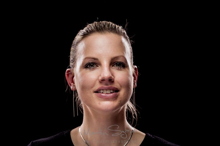 люди воздуходувка, воздуходувка в лицо, фотограф воздуходувка в лицо, фото людей поток воздуха