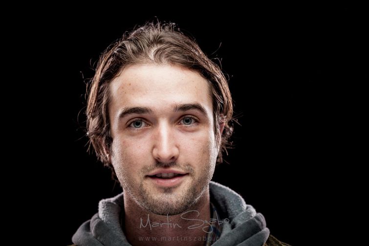 люди воздуходувка, воздуходувка в лицо, фотограф воздуходувка в лицо, фото людей поток воздуха