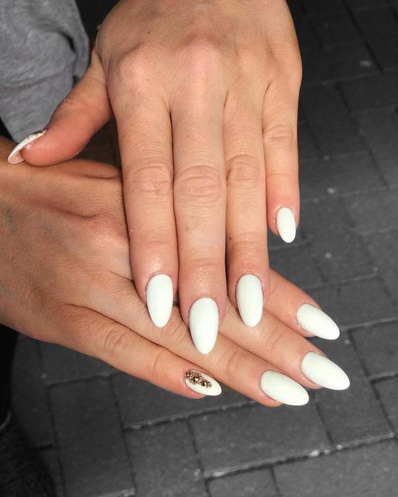 идеи маникюра с белым лаком, маникюр с белым лаком