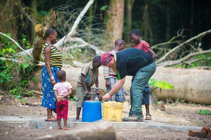 боец UFC рабство в Конго, Джастин Рен, Джастин Верн рабство, Джастин Верн Конго
