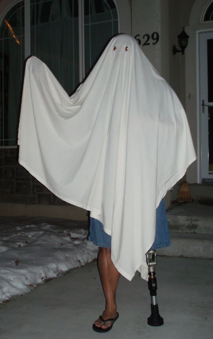 Смущенный сын просит отца не провожать его до школьного автобуса, но тот его не послушал Смущенный сын просит отца не провожать его до школьного автобуса, Рейн Прайс, Rain Price