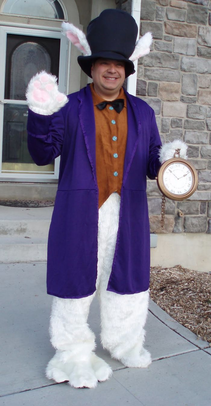 Смущенный сын просит отца не провожать его до школьного автобуса, но тот его не послушал Смущенный сын просит отца не провожать его до школьного автобуса, Рейн Прайс, Rain Price