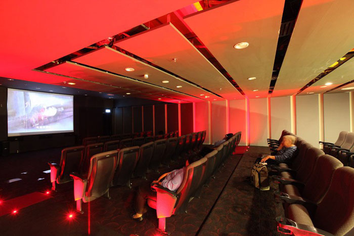 Ожидание самолета в лучшем аэропорту мира — это как посещение Диснейленда, и это правда Сингапурский аэропорт Чанги, лучший аэропорт мира