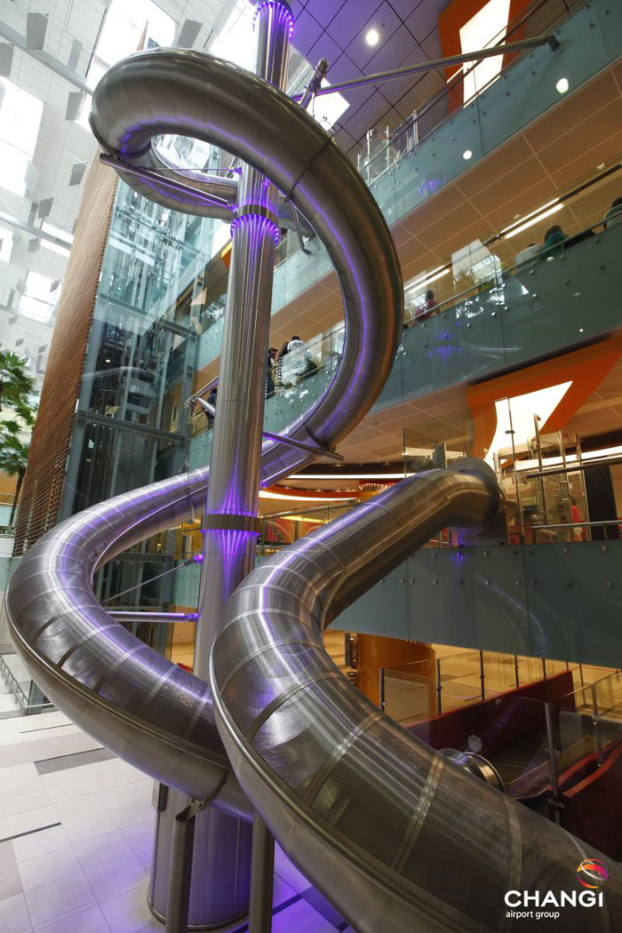 Ожидание самолета в лучшем аэропорту мира — это как посещение Диснейленда, и это правда Сингапурский аэропорт Чанги, лучший аэропорт мира