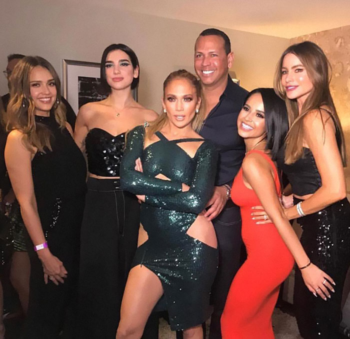 У Дженнифер Лопес такие мощные мускулы, что мы не можем поверить, что ей 49 лет Дженнифер Лопес 49 лет, У Дженнифер Лопес такие мощные мускулы