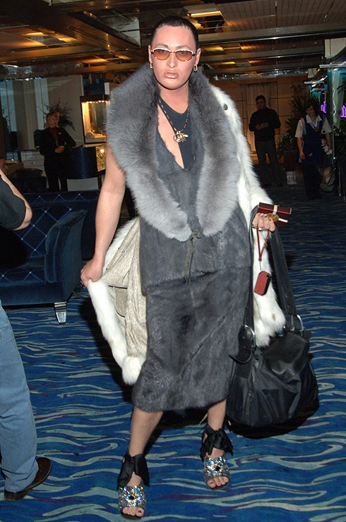 знаменитые мужчины из 90-х чьи наряды вызывают массу вопросов, знаменитые мужчины из 90-х, 