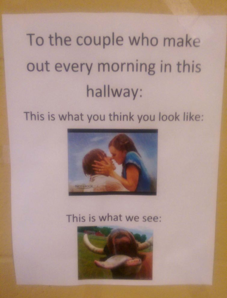 Преподаватель мастерски затроллил студентку, смотревшую в телефон во время лекции преподаватель затроллил студентку, учитель затроллил ученика, учитель наказал за телефон,