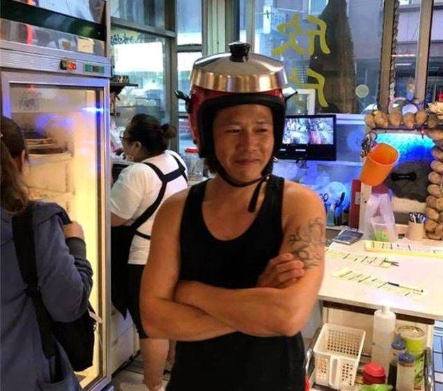 необычный мотоциклетный шлем, мотоциклетный шлем кастрюля, шлем кастрюля