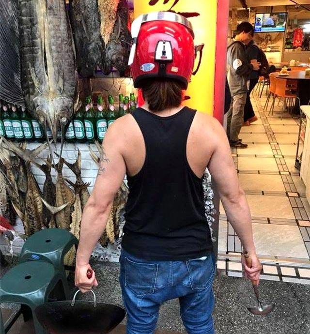 необычный мотоциклетный шлем, мотоциклетный шлем кастрюля, шлем кастрюля