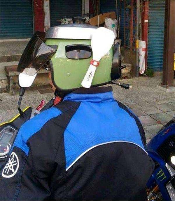 необычный мотоциклетный шлем, мотоциклетный шлем кастрюля, шлем кастрюля