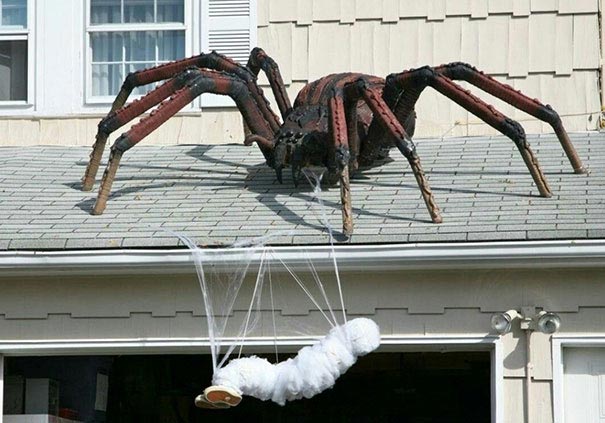 25 раз, когда люди удивили своих соседей оригинальными украшениями на Хэллоуин люди удивили своих соседей оригинальными украшениями на Хэллоуин, самые творческие варианты украшения домов