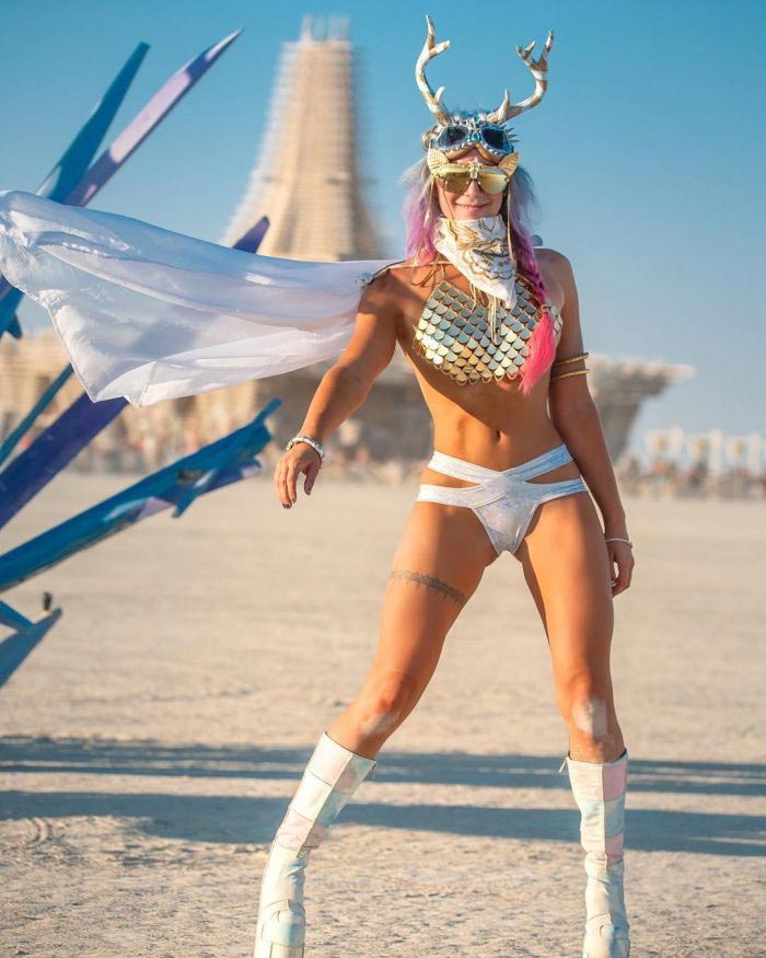 самые горячие девушки с фестиваля "Burning Man 2018", "Burni...