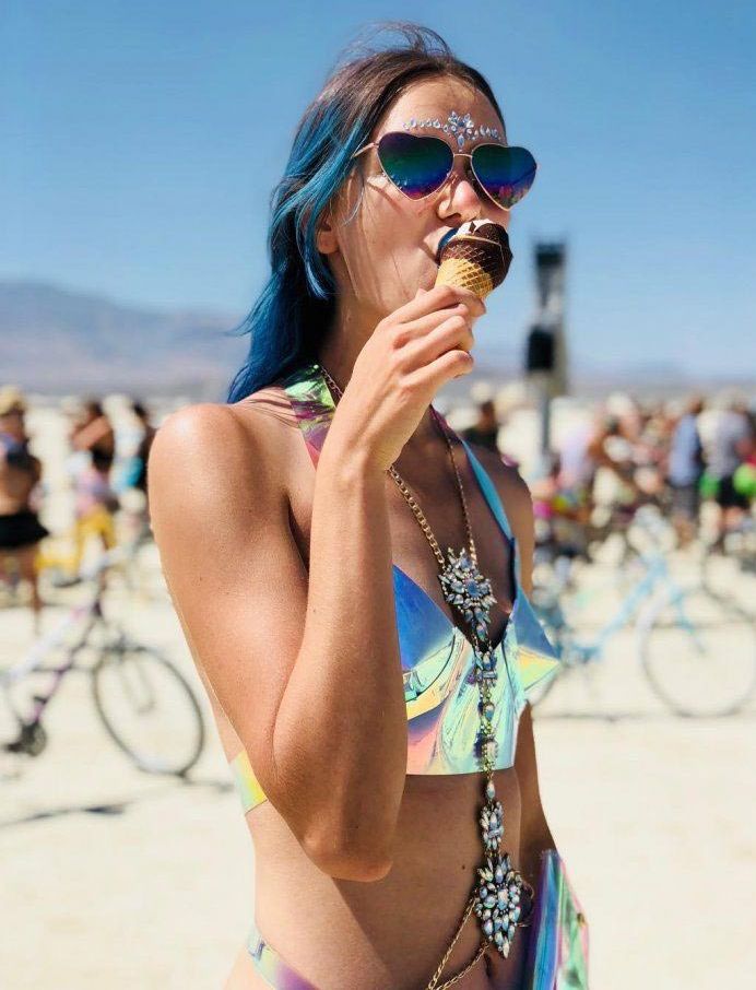 30 самых горячих девушек с фестиваля света и огня «Burning Man 2018» самые горячие девушки с фестиваля «Burning Man 2018», «Burning Man 2018