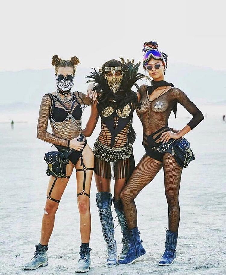 самые горячие девушки с фестиваля "Burning Man 2018", "Burni...