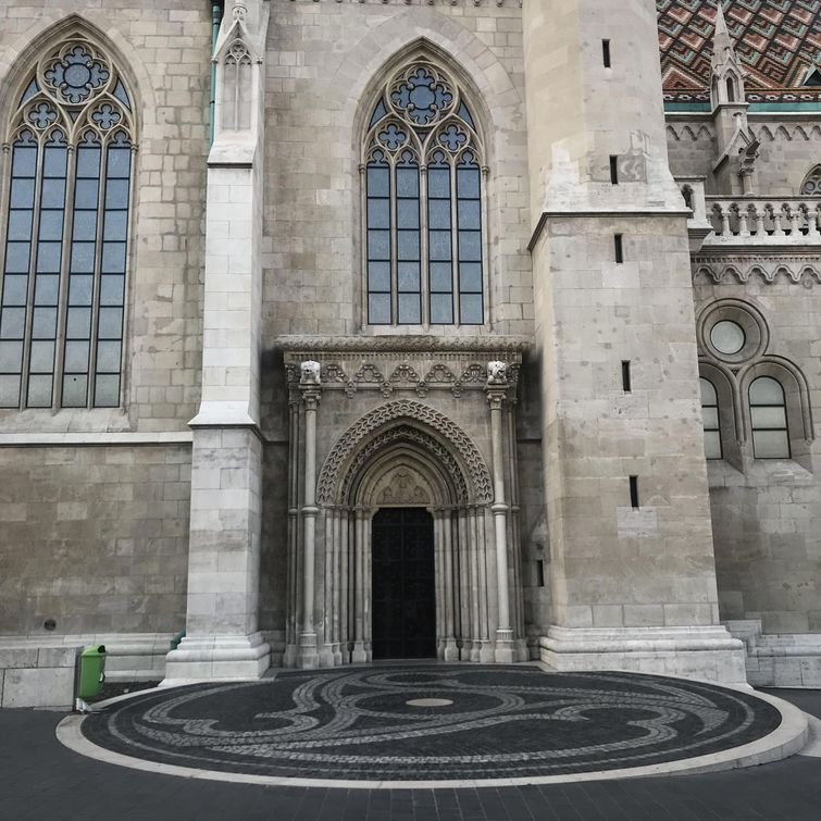 Это могли бы быть нормальные вещи,если бы их не испортили криворукие недостатки в дизайне, глупый дизайн, испорченные вещи, недостатки в вещах