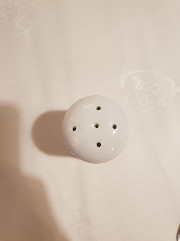 Это могли бы быть нормальные вещи,если бы их не испортили криворукие недостатки в дизайне, глупый дизайн, испорченные вещи, недостатки в вещах